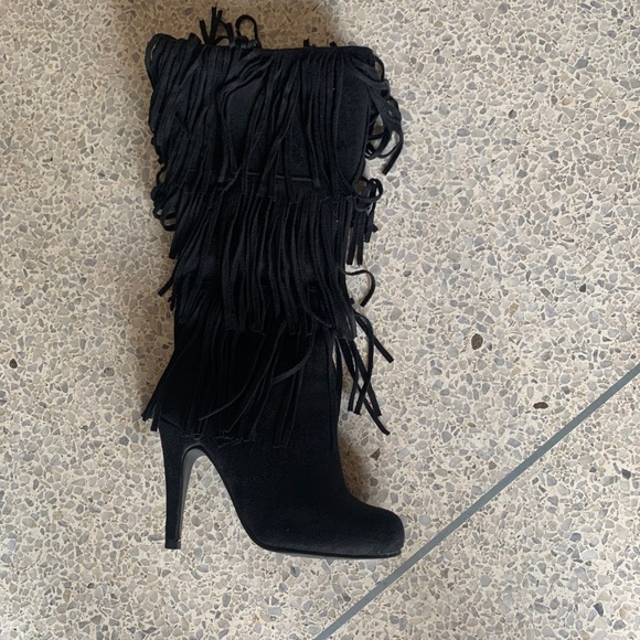 Black boots, 4 inch heel - Picture 3 of 5